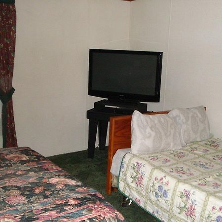 Comfort Green Motel Thayer 외부 사진
