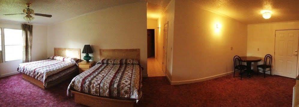 Comfort Green Motel Thayer 외부 사진